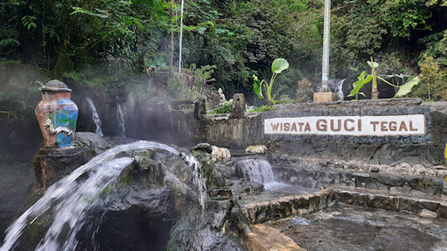 Guci Pemandian Air Panas