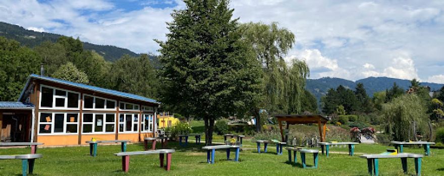 Cafe Holiday Camping