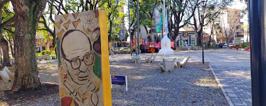 Plaza "Arturo Illia"