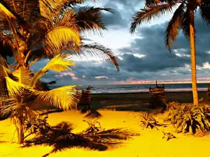 Muisne Island Glamor