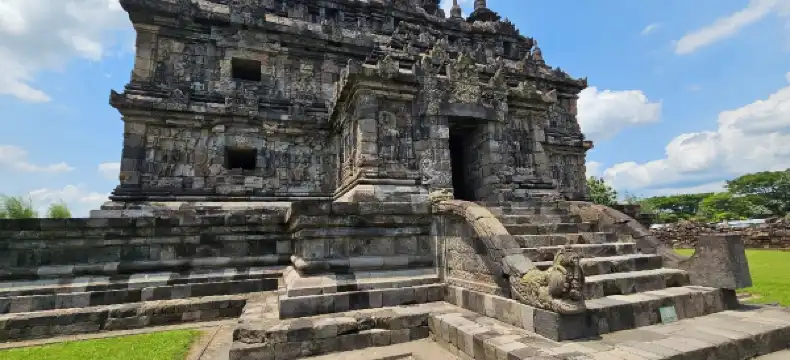 Hotels near Plaosan Temple
