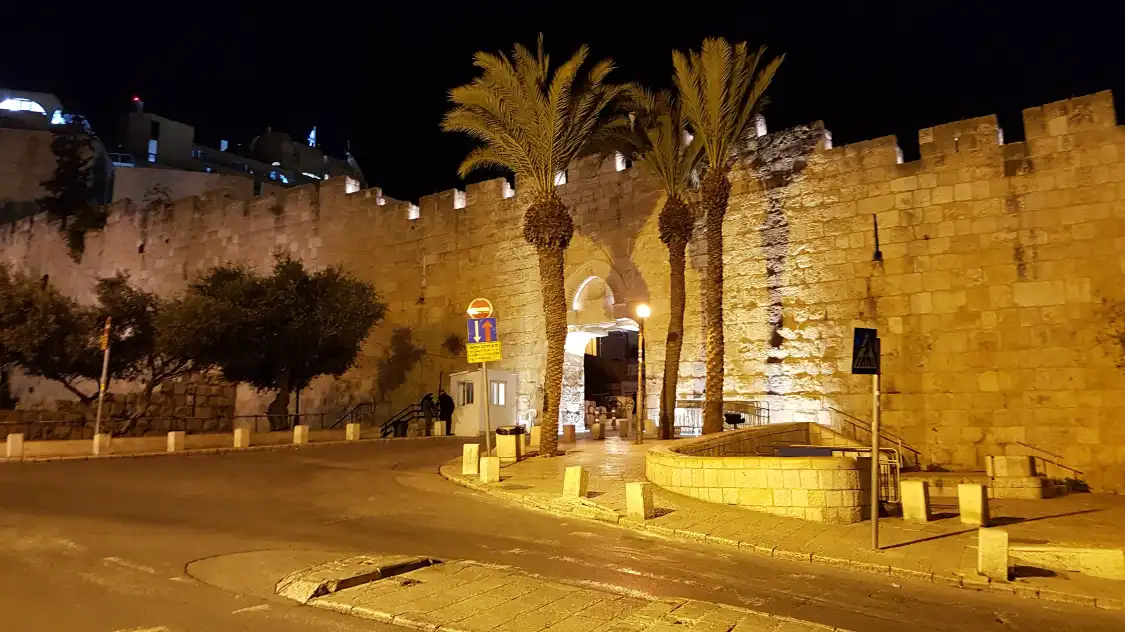 Hotel in zona Dung Gate