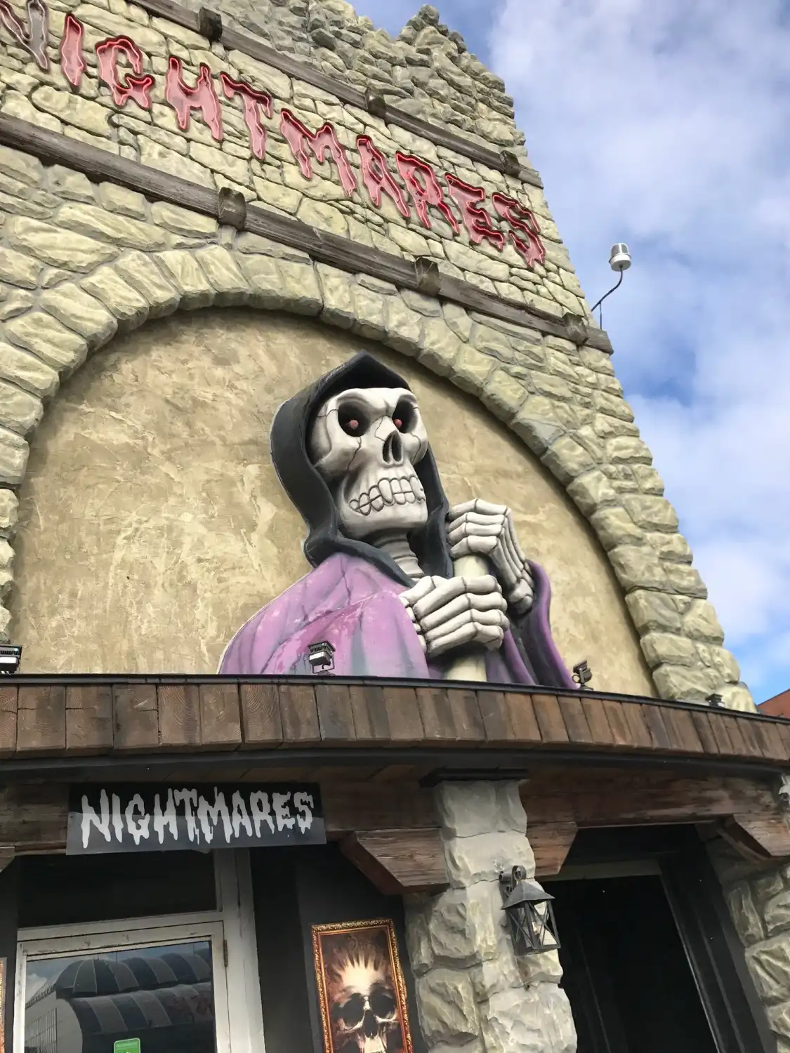 Hotels near Nightmares Fear Factory