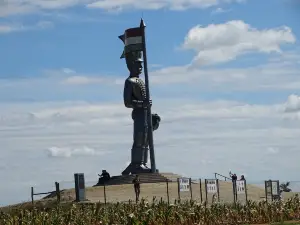 Miska Hussar statue