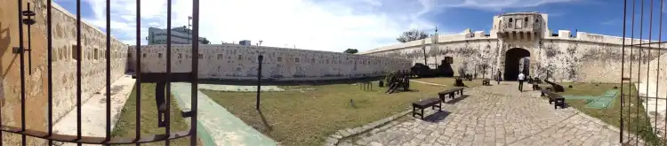 Hotels near Land Gate (Puerta de Tierra)