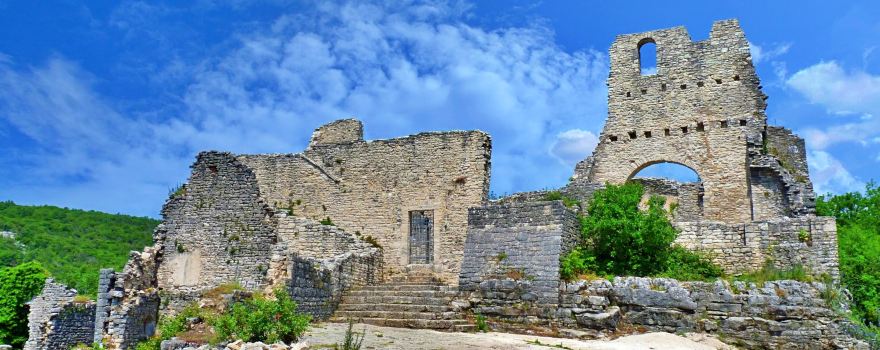Dvigrad ruins