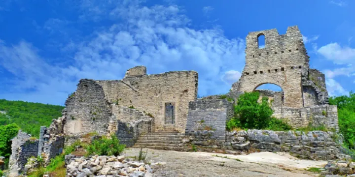 Dvigrad ruins