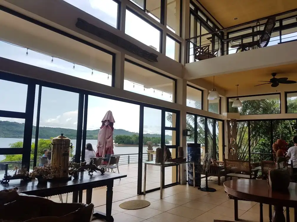 Hotels near Caliraya Lake