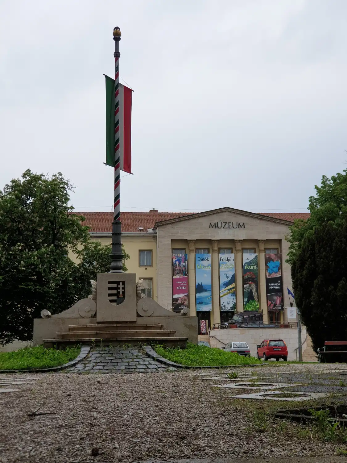 Hotels near Pannontenger Museum