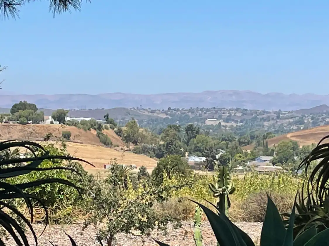 Hotels near Conejo Valley Botanic Garden
