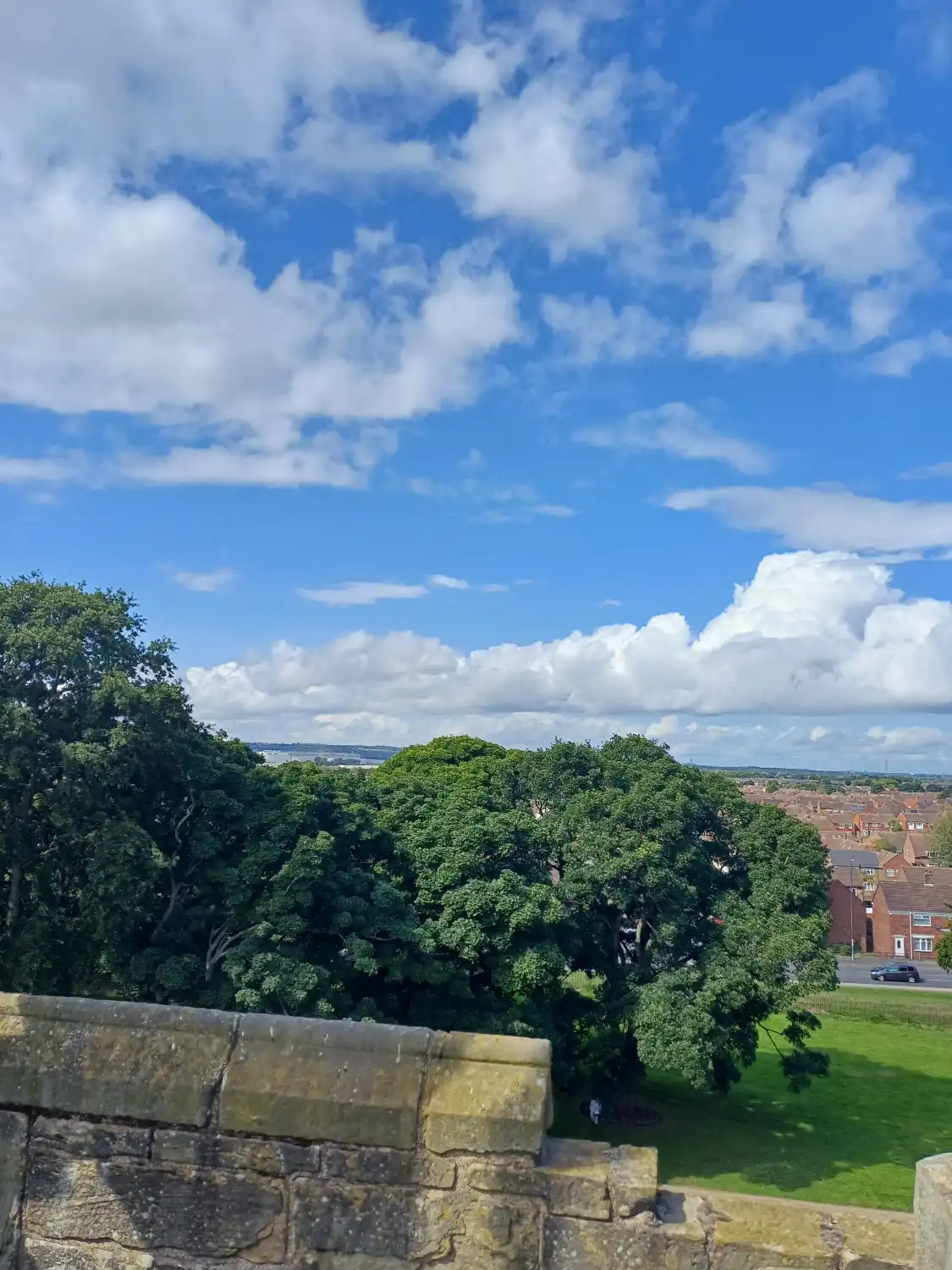 Hotels near Hylton Castle