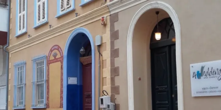 Building at 6-8 Kouloglou Street