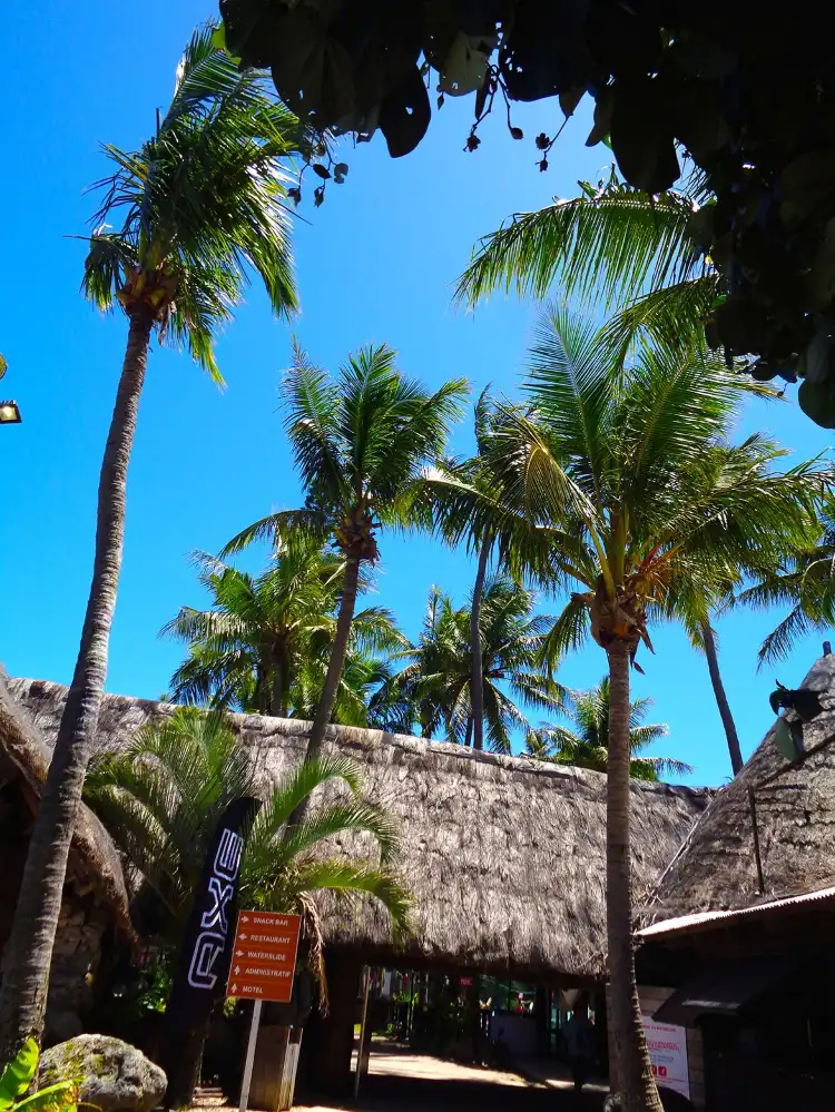 Hotels near Kuendu Beach