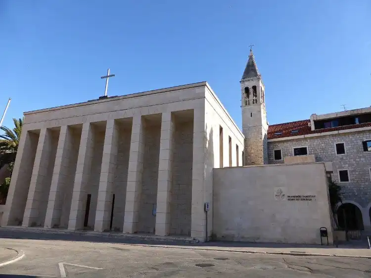 Các khách sạn gần Samostan i zupa Gospe od Zdravlja
