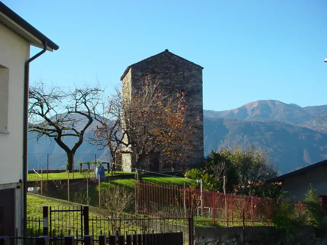 Các khách sạn gần Torre dei Lanfranconi