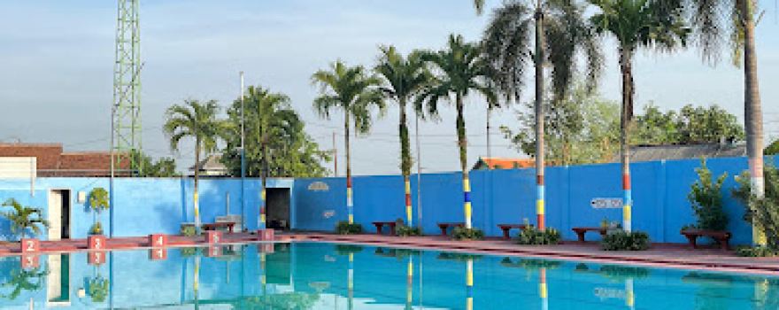 Swimming Pool Banyu Biru Uteran