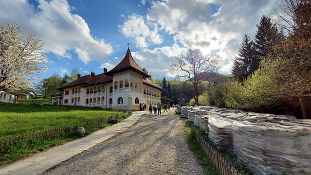 Mormântul Părintelui Arsenie Boca