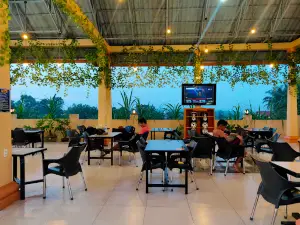 Kolam Renang Family Hill
