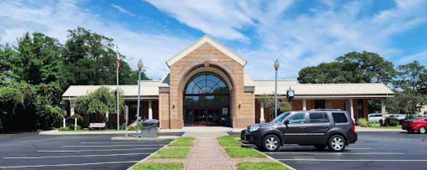 East Islip Public Library