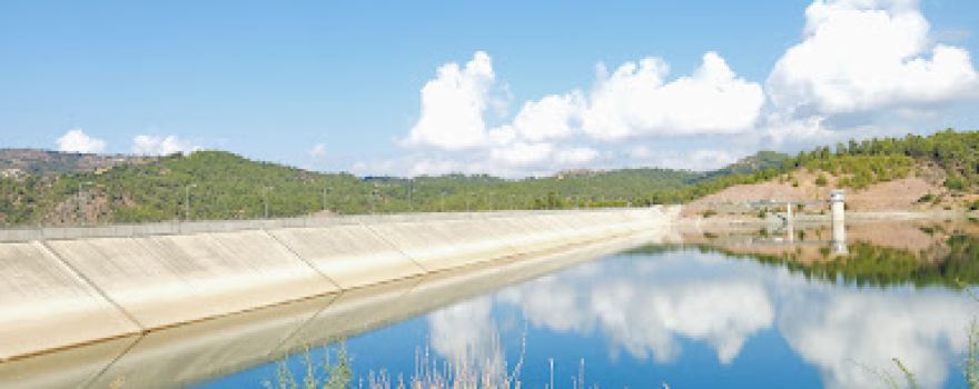 Kannaviou Dam סכר