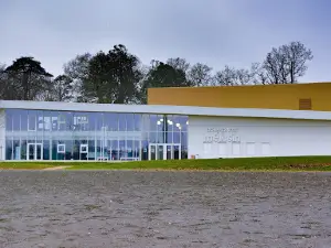 Melusin sports center (swimming pool, sports hall ...)
