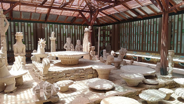 Museum Nias Lodges & Guesthouse