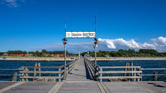Wustrow Pier (Seebrücke Wustrow)