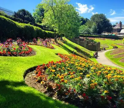 Hotels near Guildford Castle