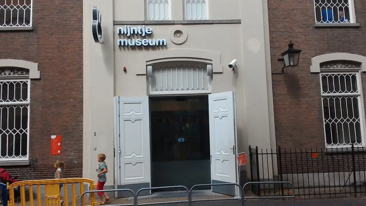 Hotels near Nijntje Museum