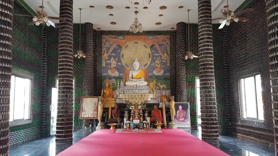 Hotels near Wat Larn Kuad - Beer Bottle Temple