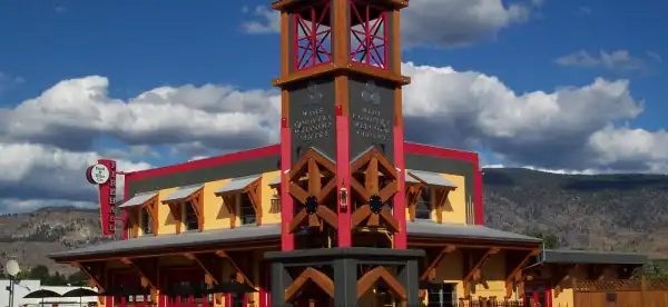 Hotels in Oliver