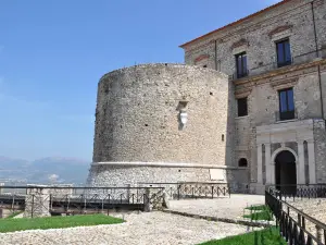 Castello Macchiaroli
