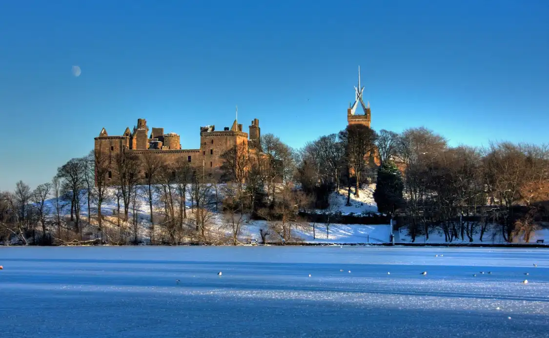 Hotels near Linlithgow Loch