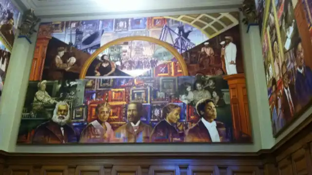 Hotels near African American Museum and Library at Oakland