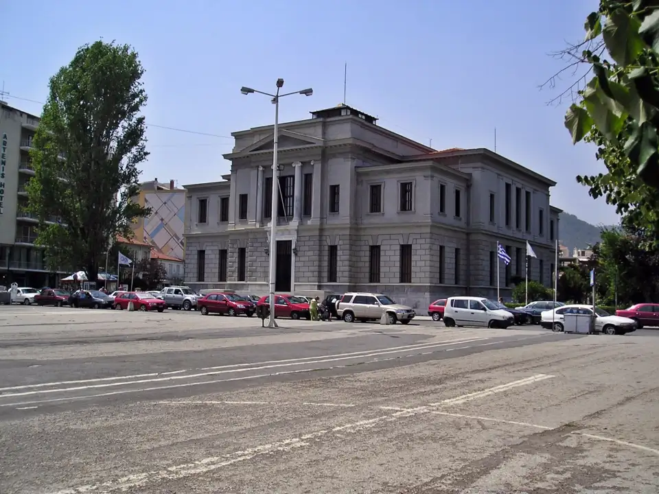 5_Areos Square