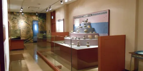 文化施設塚原遺跡公園展示館
