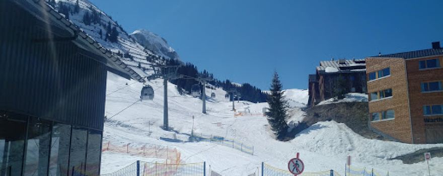 Dorfbahn Warth, Talstation