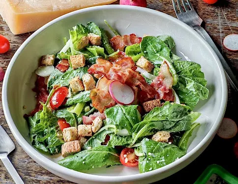 RED LIPS Cafe’ & Art Space