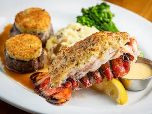 Cooper’s Hawk Winery & Restaurants- Gurnee