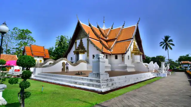 โรงแรมใกล้วัดภูมินทร์