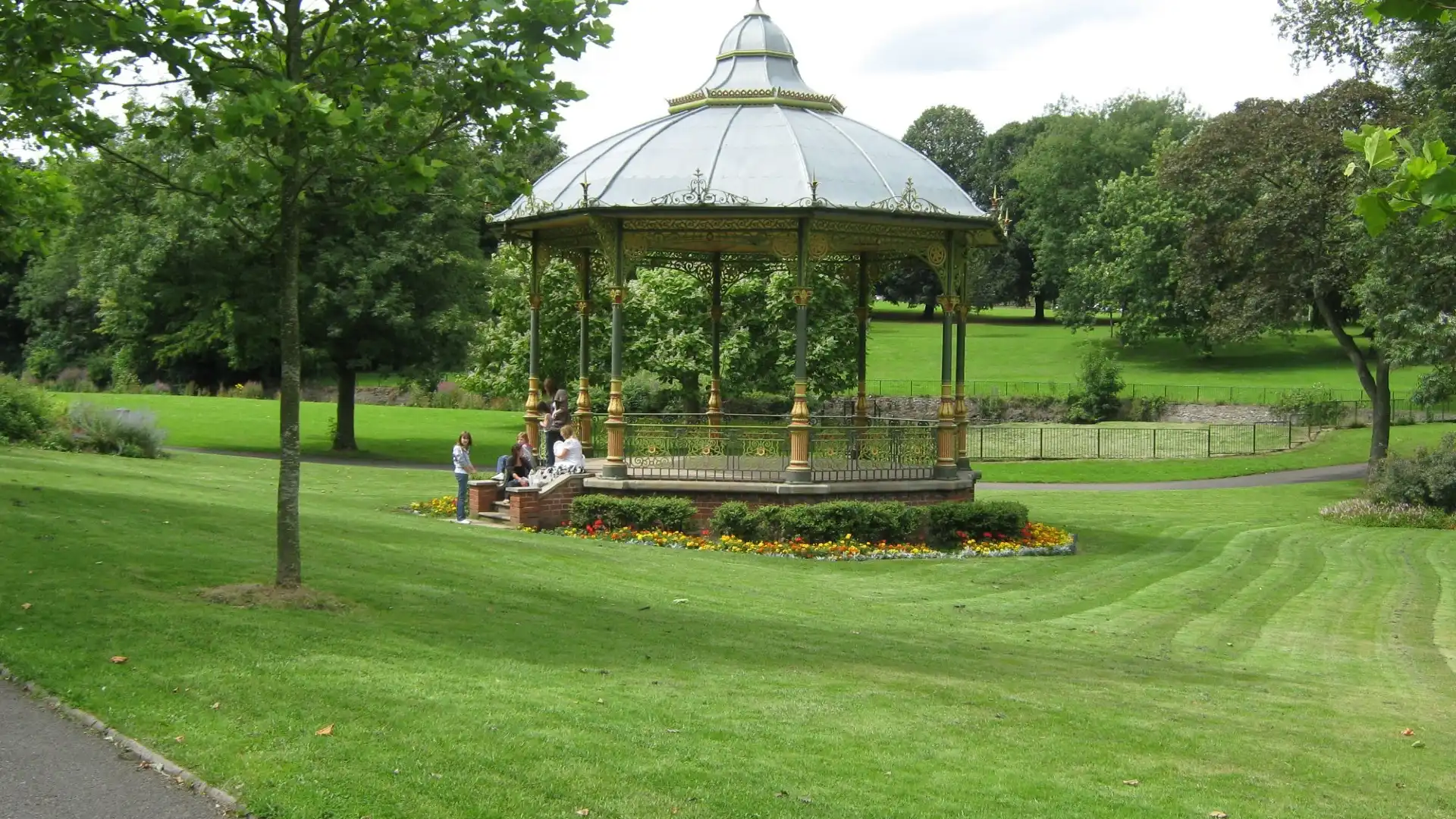 Hotels near Handsworth Park