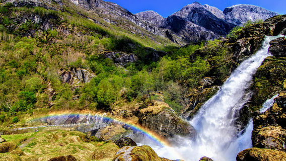Briksdal Glacier (Briksdalbreen)
