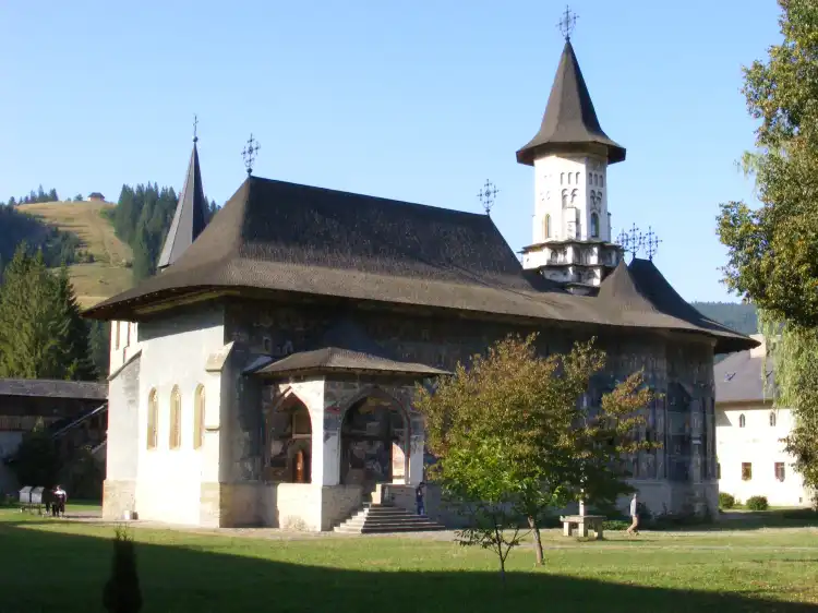Hoteles cerca de Monasterio de Sucevița