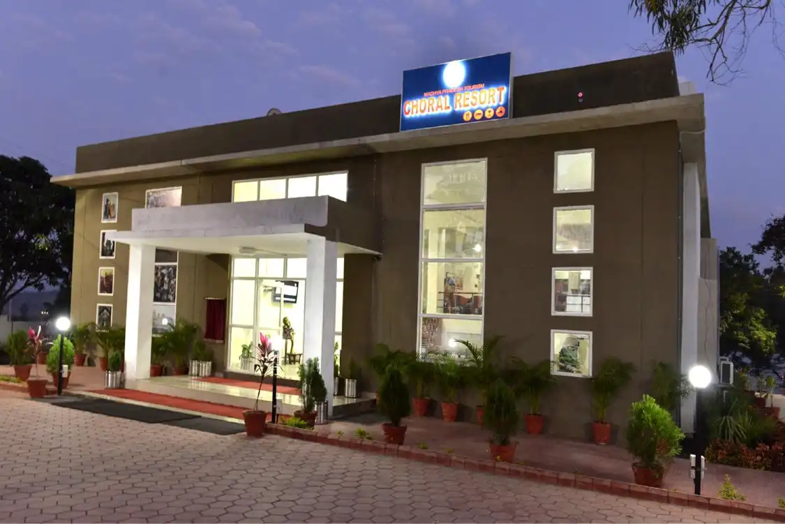 Hotels near Choral Dam