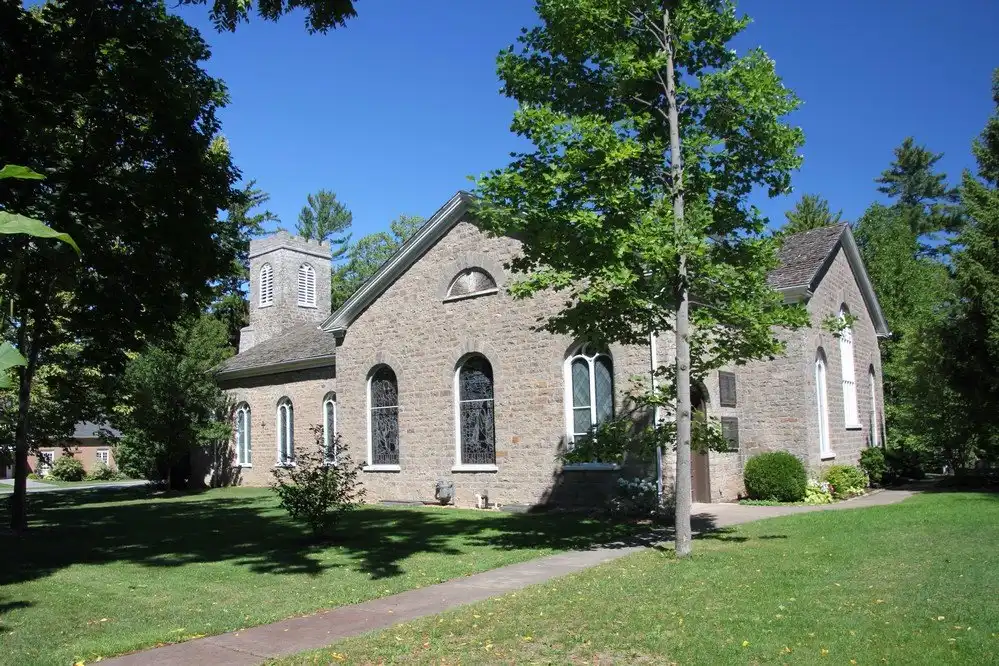 Отели рядом с достопримечательностью «St. Mark's Anglican Church»