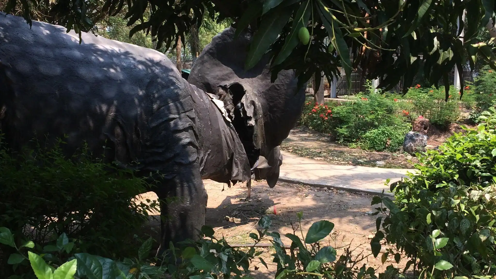 Hotels near Jurassic Garden