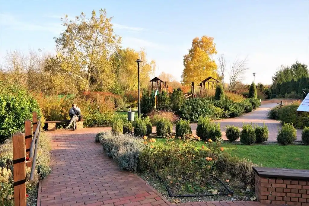 Hotels near Roman Ruin Garden