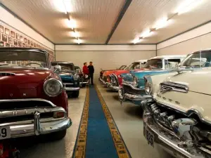 Eight Amcar Club 1977