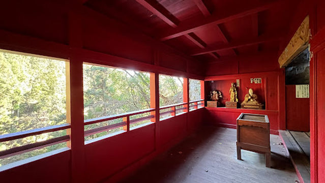 Okuno-in Limestone Cave