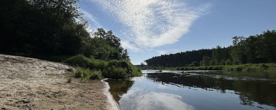 Pole namiotowe nad Pilicą